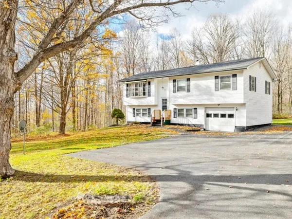 $355,800 | 21 Woods Hill Road, Swanton, VT 05488