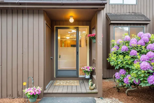 $375,000 | 52 Spring Cove Road, Nashua, NH 03062