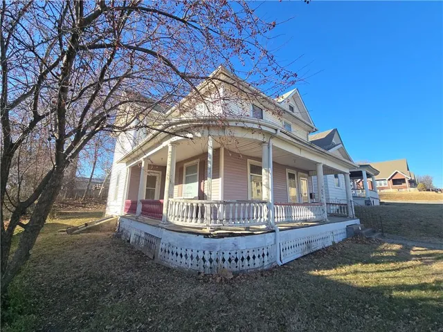 $65,000 | 121 North 10th Street, Atchison, KS 66002