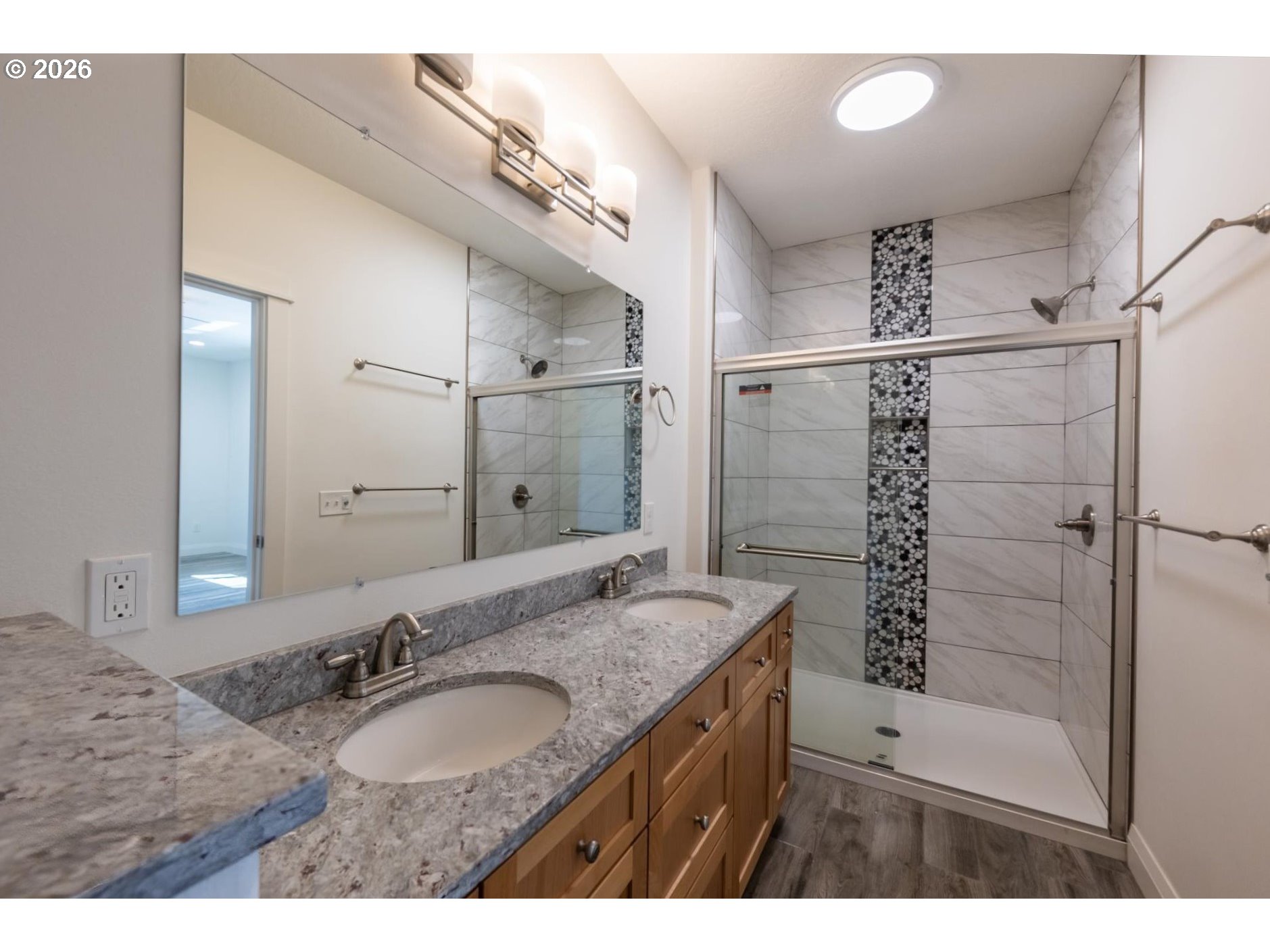 2010 Roosevelt Loop North Bend, OR 97459 - Photo 15 of 30 Bathroom, Attached