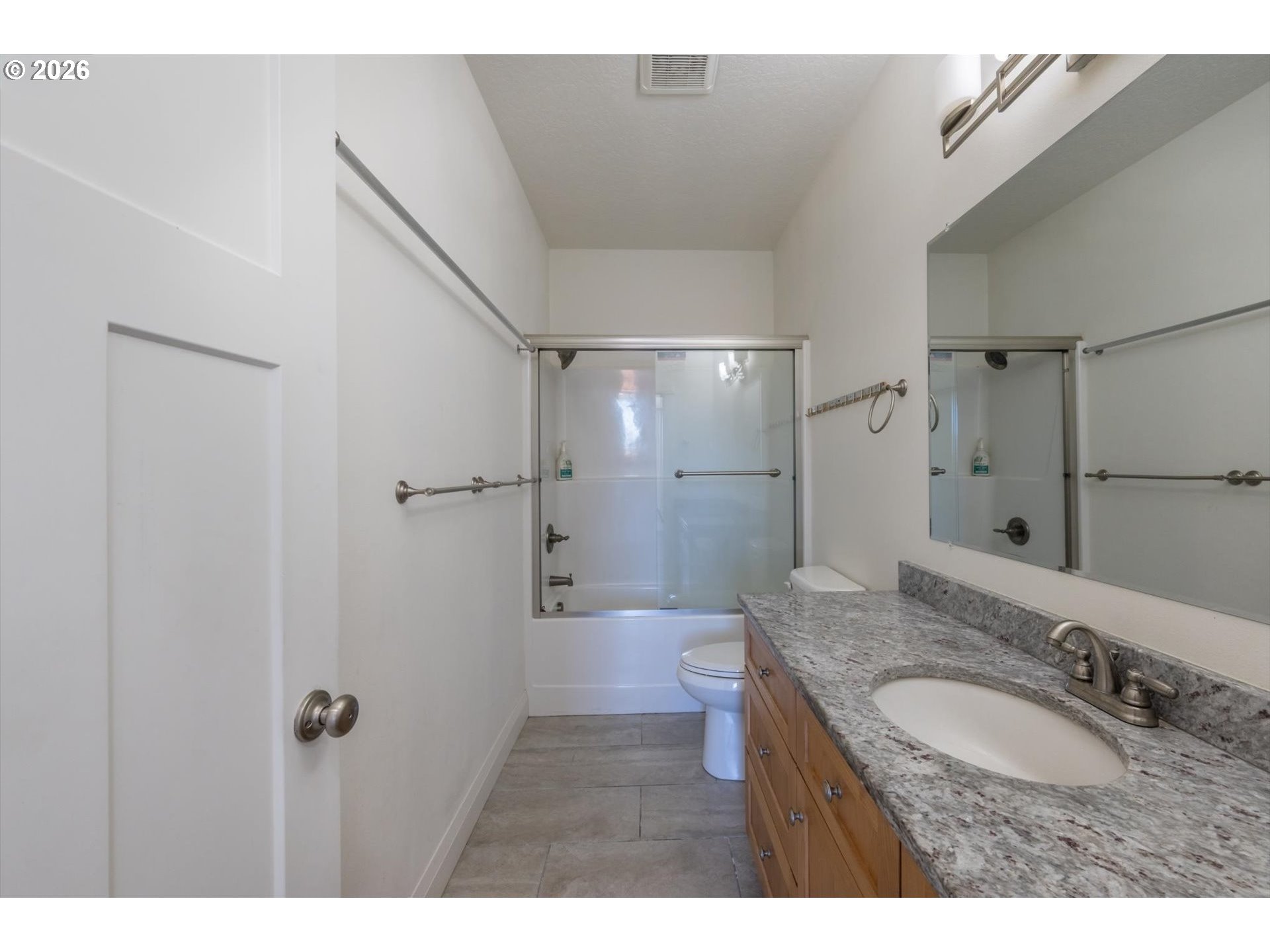 2010 Roosevelt Loop North Bend, OR 97459 - Photo 19 of 30 Bathroom