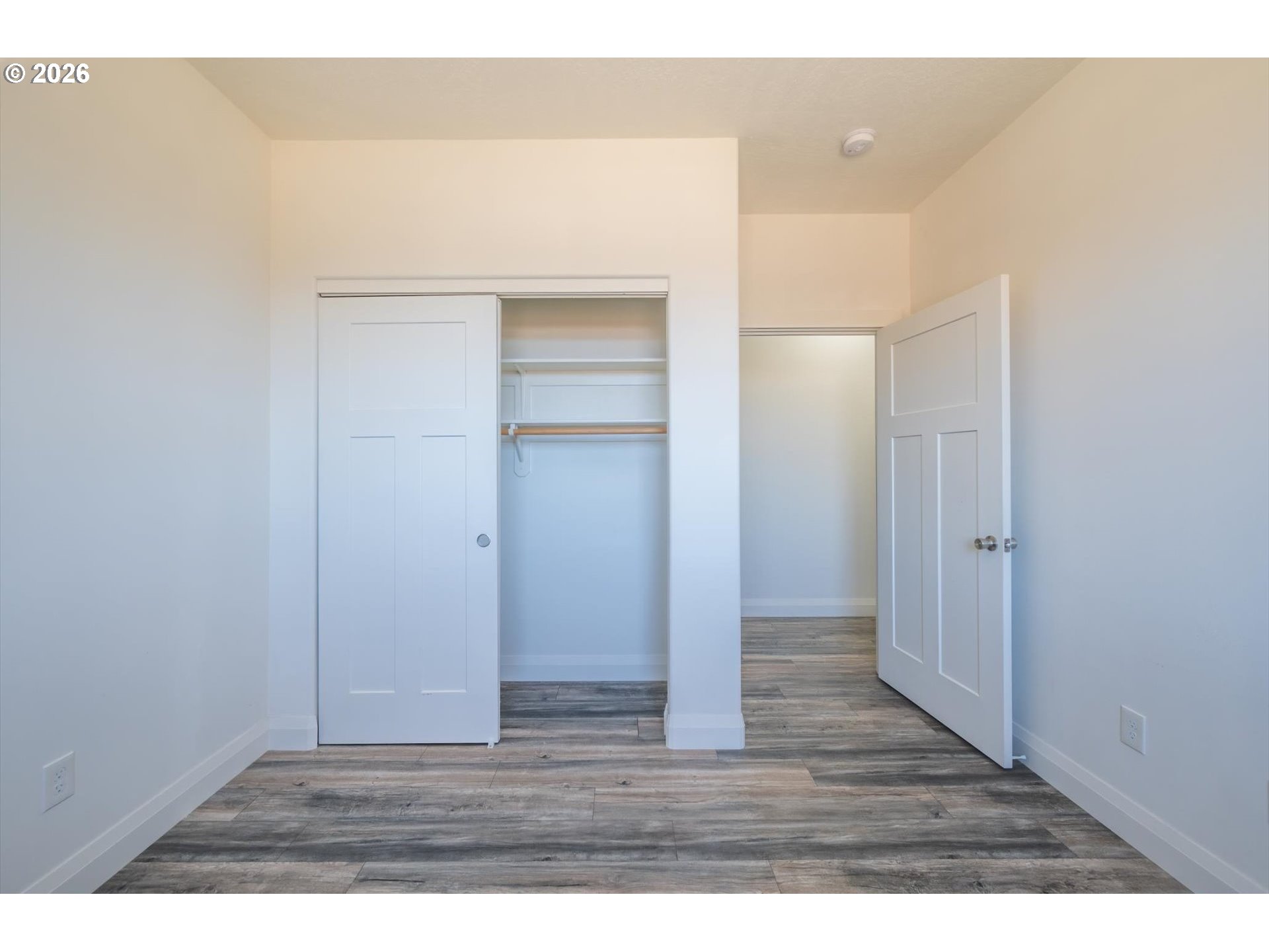 2010 Roosevelt Loop North Bend, OR 97459 - Photo 20 of 30 Bedroom