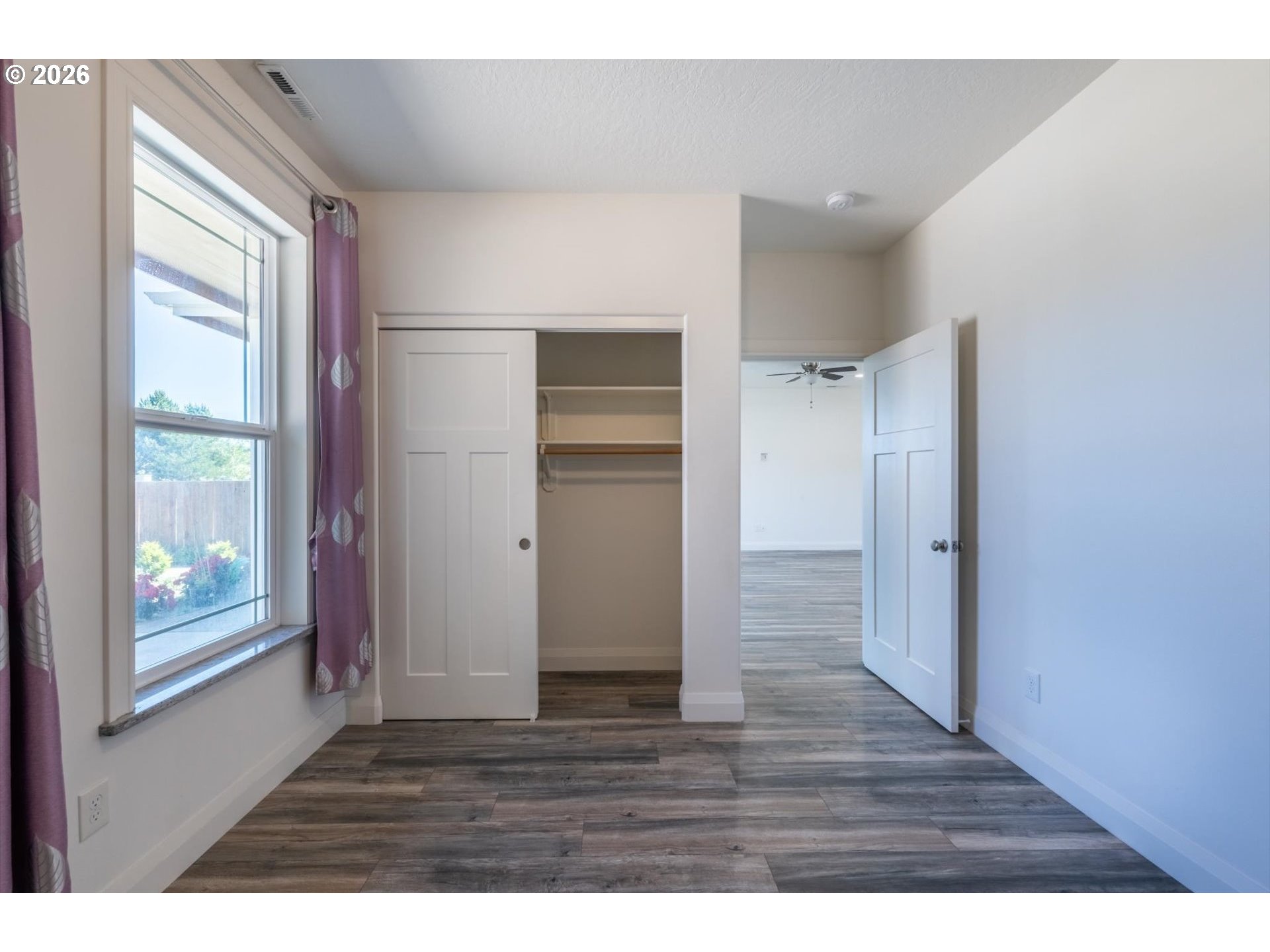 2010 Roosevelt Loop North Bend, OR 97459 - Photo 22 of 30 Bedroom