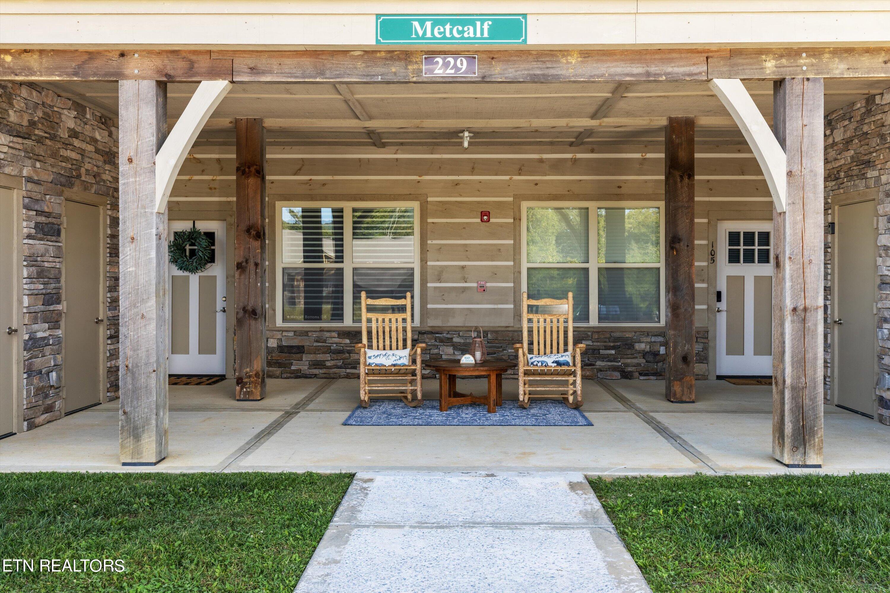 229 Bishop's Cap Circle, Unit 105 Townsend, TN 37882 - Photo 2 of 34 Pic 2