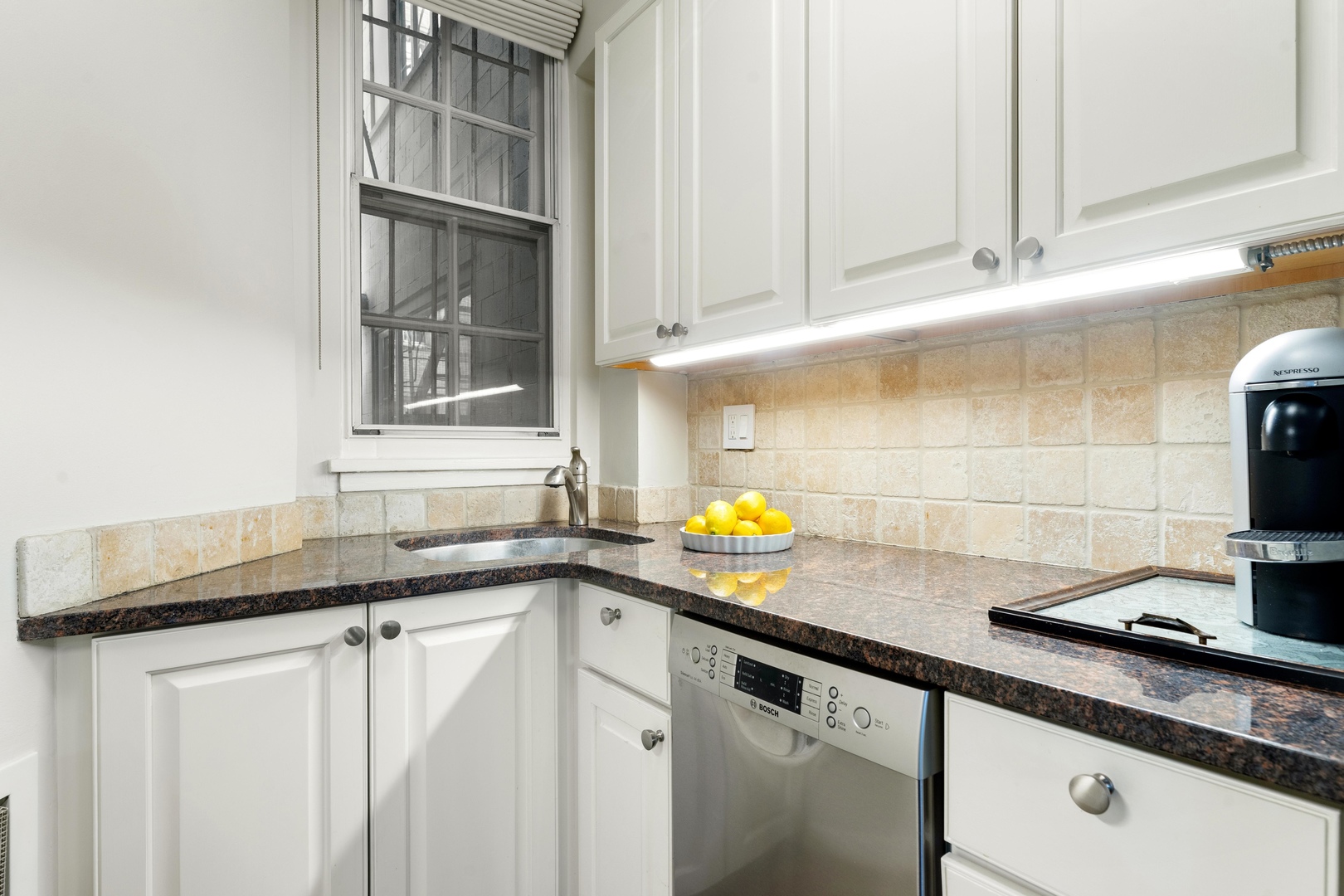 70 East Scott Street, Unit 307 Chicago, IL 60610 - Photo 12 of 32