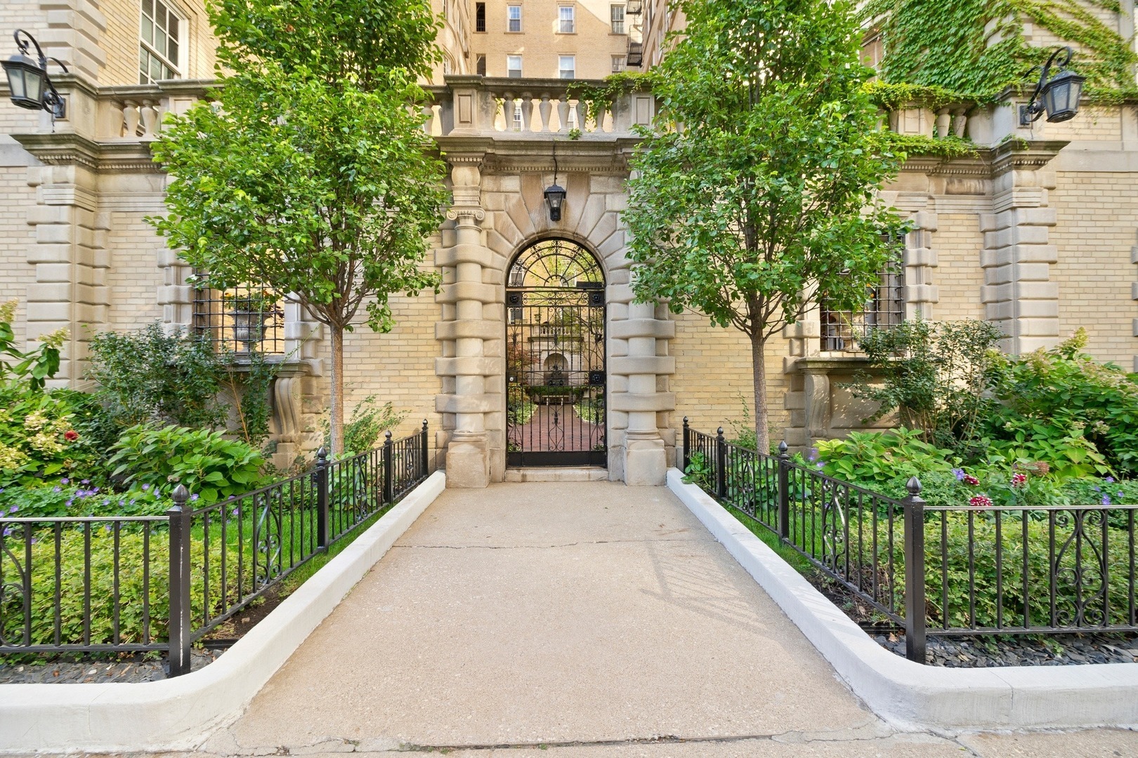 70 East Scott Street, Unit 307 Chicago, IL 60610 - Photo 24 of 32