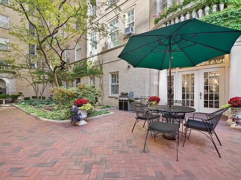 70 East Scott Street, Unit 307 Chicago, IL 60610 - Photo 25 of 32