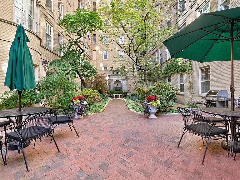 70 East Scott Street, Unit 307 Chicago, IL 60610 - Photo 26 of 32