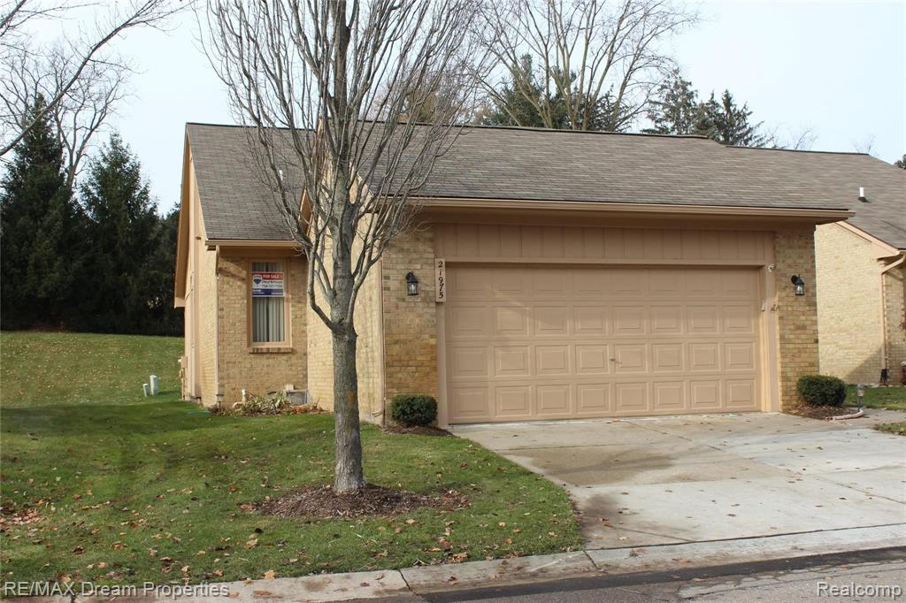 21975 River Ridge Trail Farmington Hills, MI 48335 - Photo 1 of 22