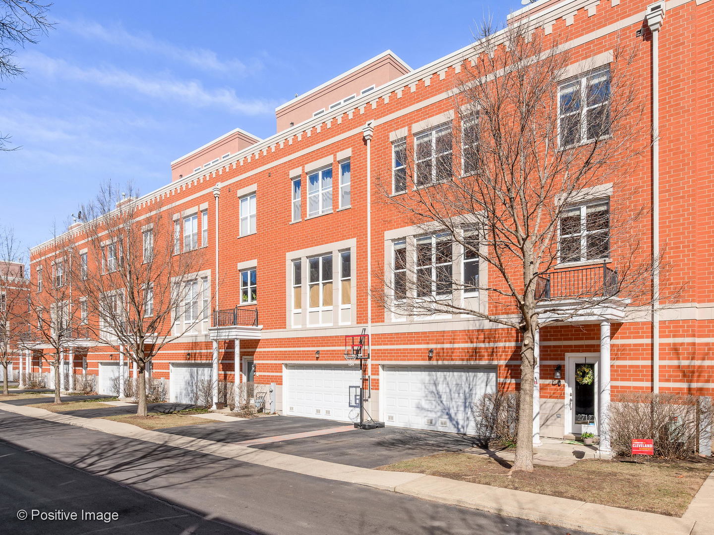2712 West Dakin Street Chicago, IL 60618 - Photo 1 of 26
