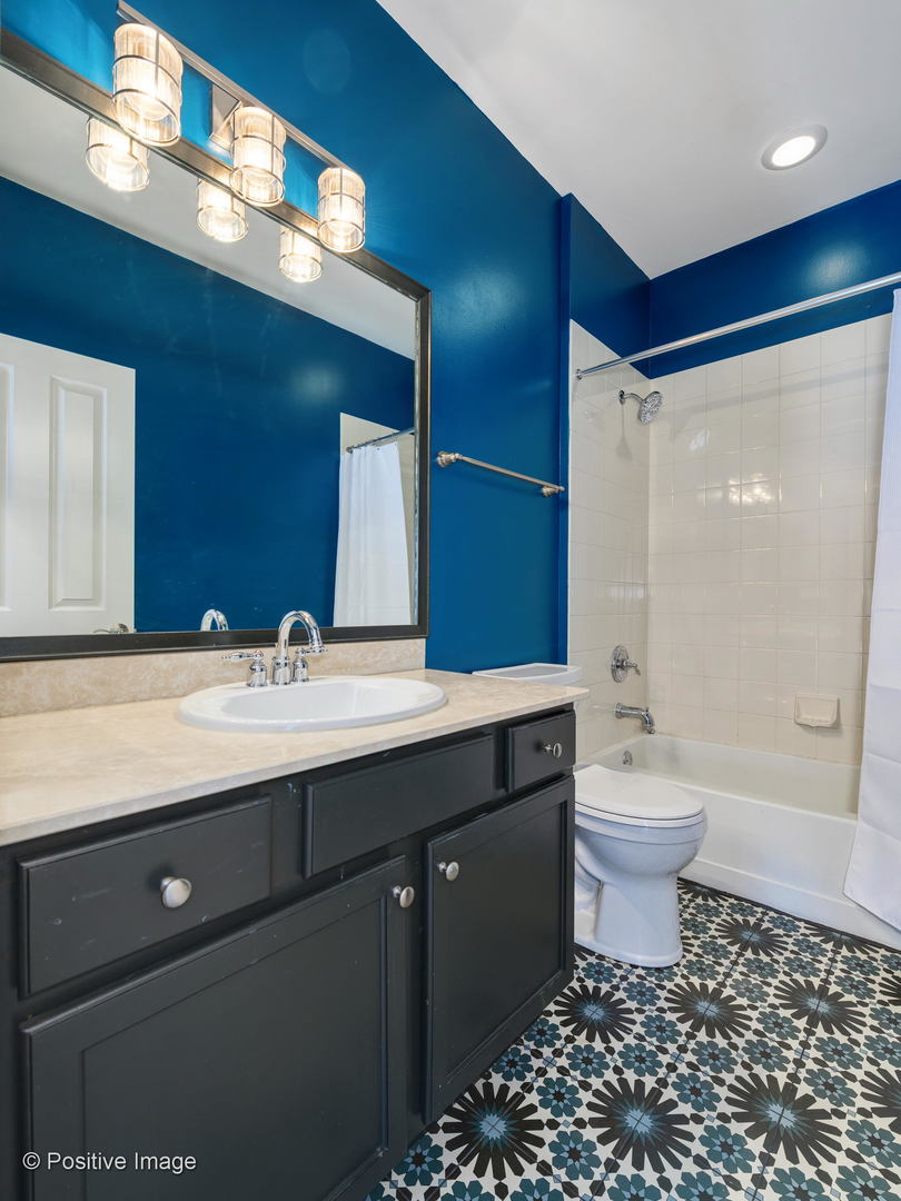 2712 West Dakin Street Chicago, IL 60618 - Photo 20 of 26