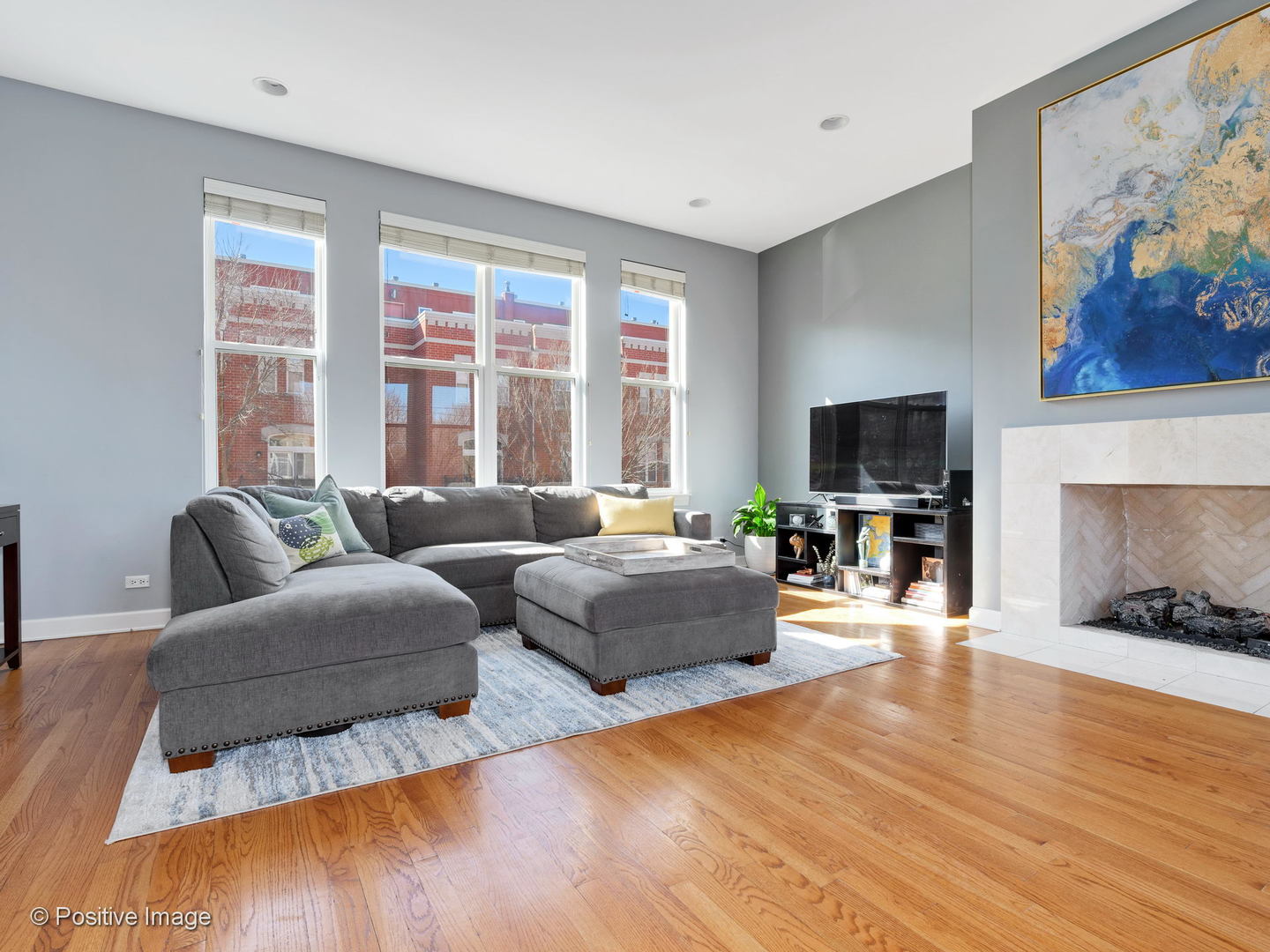 2712 West Dakin Street Chicago, IL 60618 - Photo 3 of 26