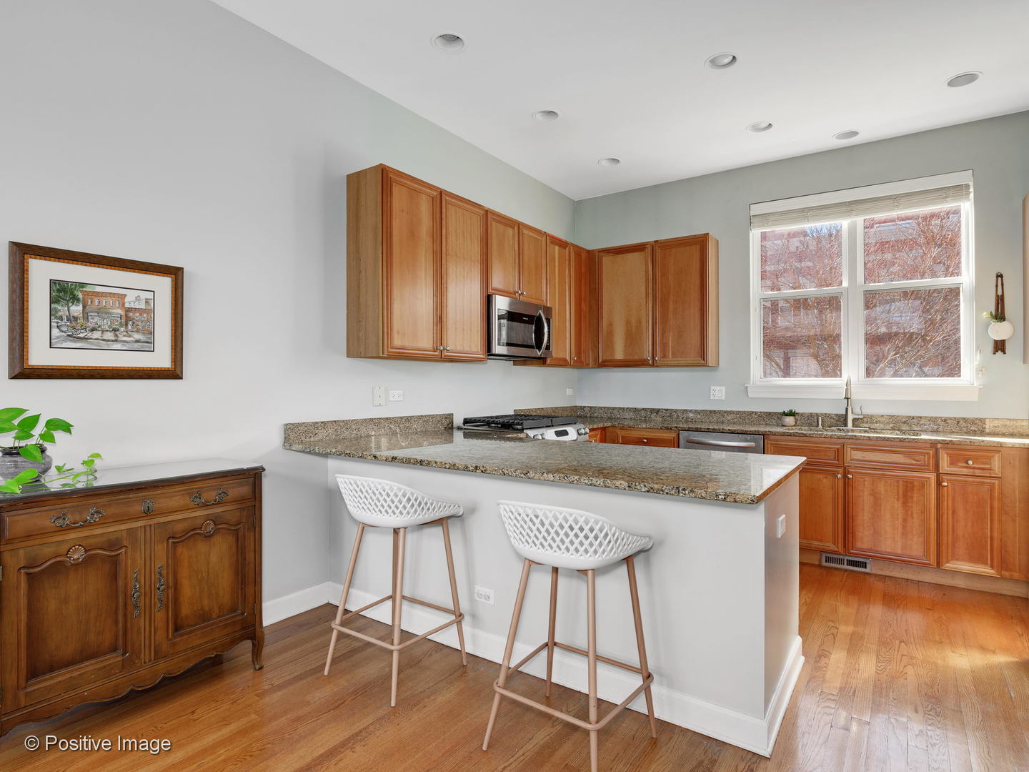 2712 West Dakin Street Chicago, IL 60618 - Photo 9 of 26