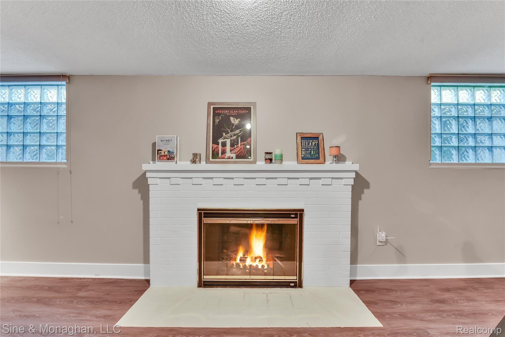 927 North Renaud Road Grosse Pointe, MI 48236 - Photo 26 of 36 927 Renaud - HD Drone Photography-38.jpg