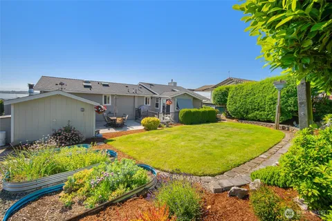 $1,050,000 | 8037 Chinook Way, Blaine, WA 98230