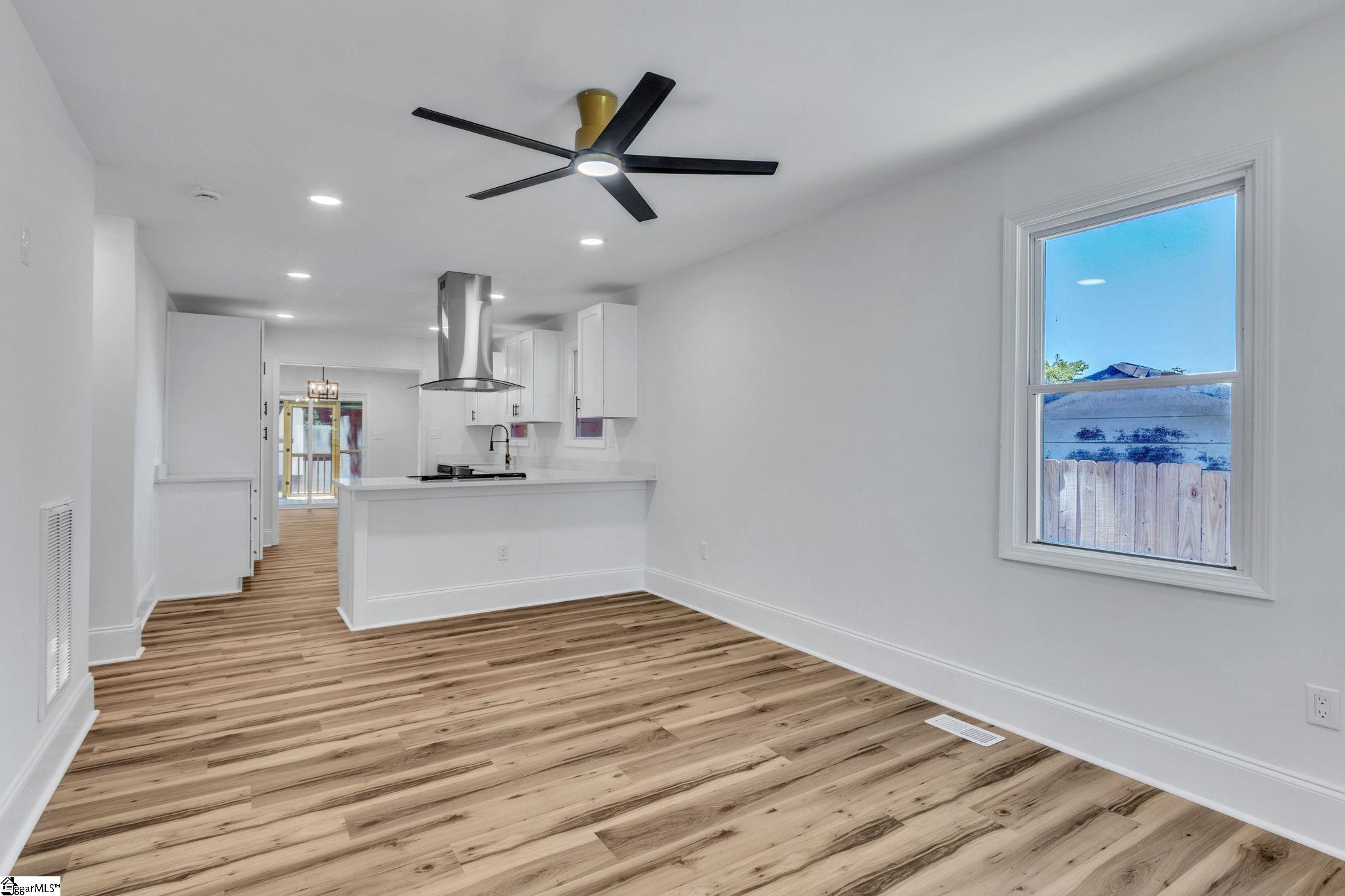 7 Hendricks Street Greenville, SC 29607 - Photo 7 of 29 Gallery Image 7
