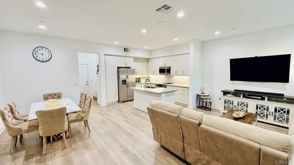 $759,999 | 1319 Yannis Court, El Cajon, CA 92019