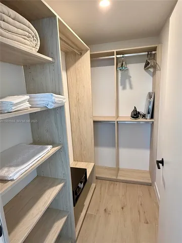 $539,000 | 225 North Miami Avenue, Unit 1604, Miami, FL 33128