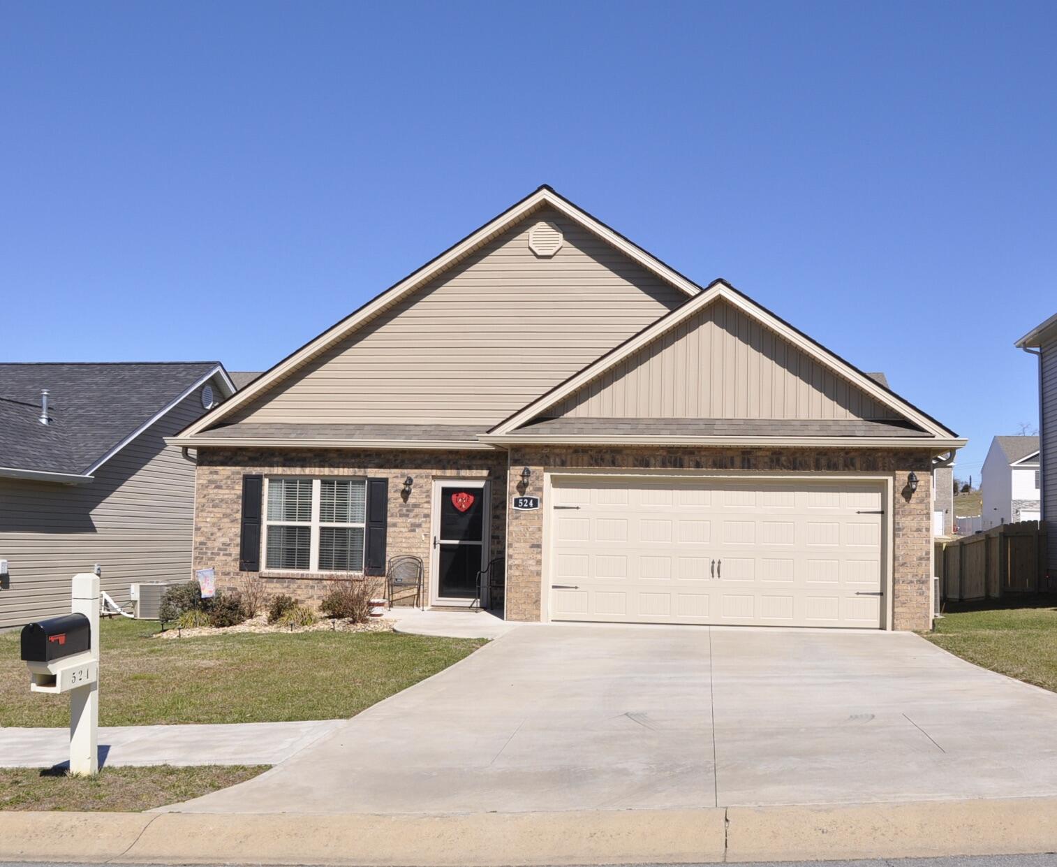 524 Suffolk Road Johnson City, TN 37615 - Photo 1 of 21 DSC_0050