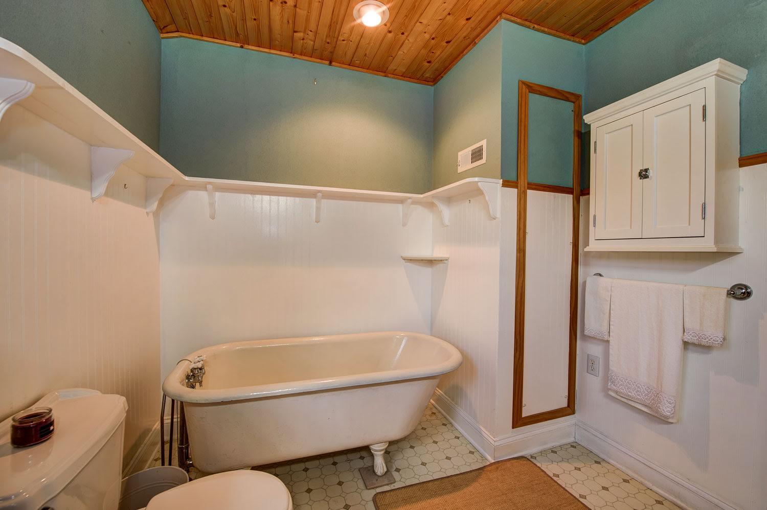 9581 Vaught Road Readyville, TN 37149 - Photo 18 of 23 Gallery Image 18