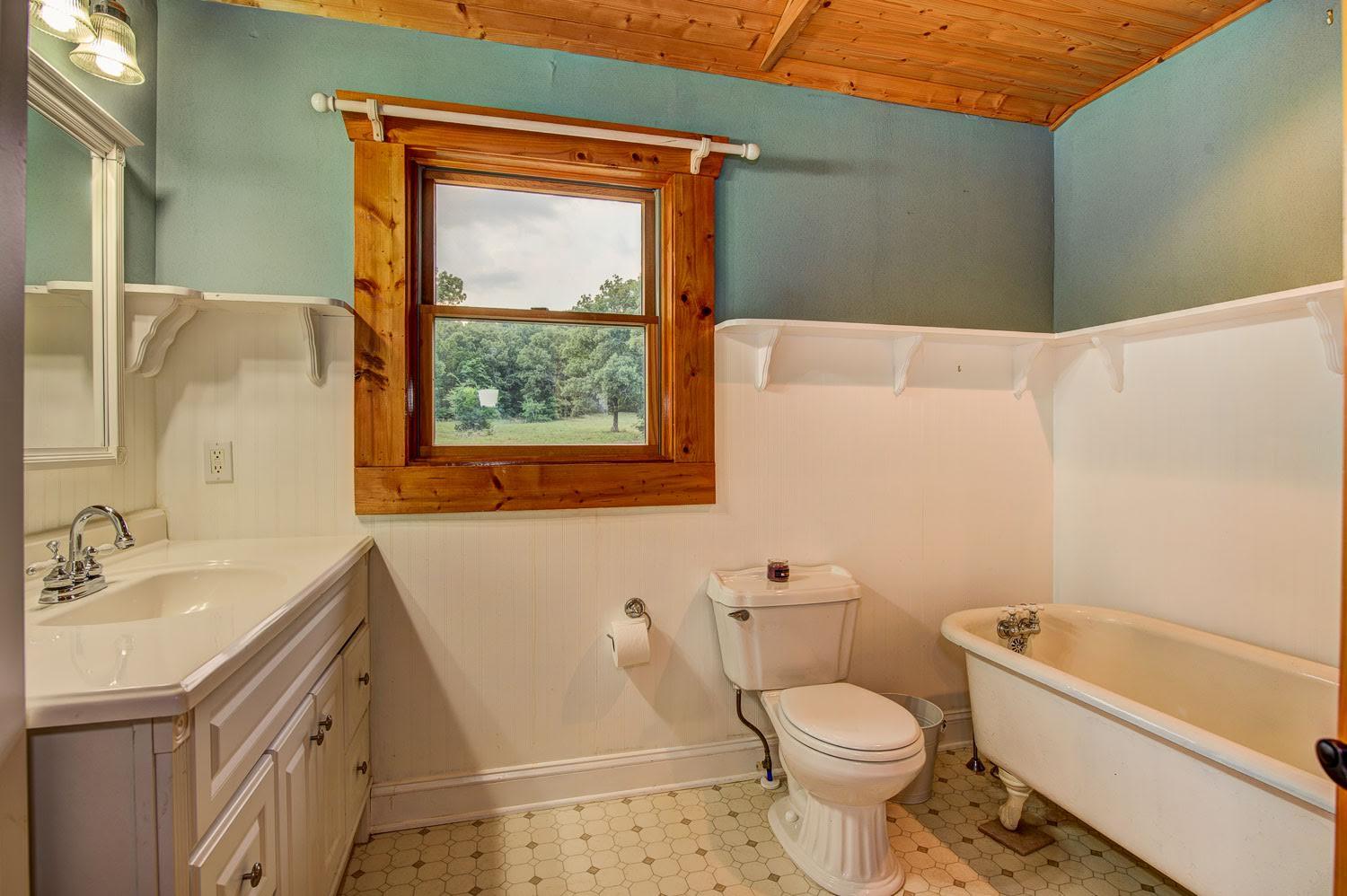 9581 Vaught Road Readyville, TN 37149 - Photo 19 of 23 Gallery Image 19