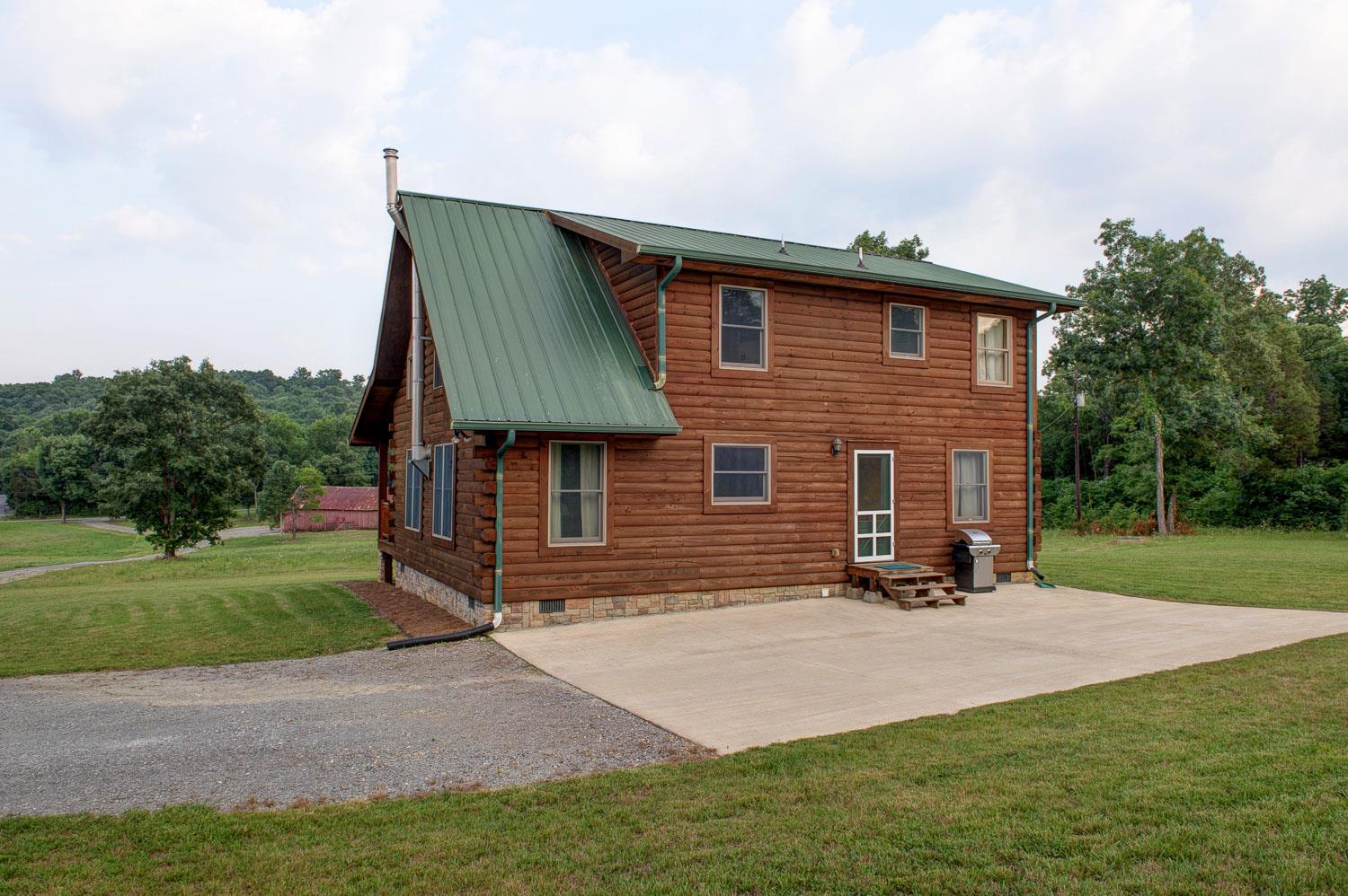 9581 Vaught Road Readyville, TN 37149 - Photo 3 of 23 Gallery Image 3