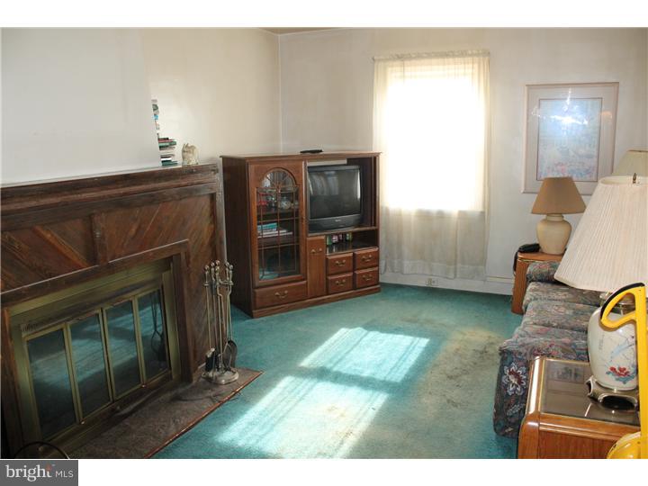 133 Upland Road Havertown, PA 19083 - Photo 9 of 16 Living Room