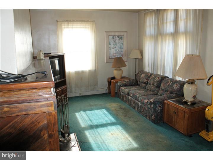 133 Upland Road Havertown, PA 19083 - Photo 10 of 16 Living Room