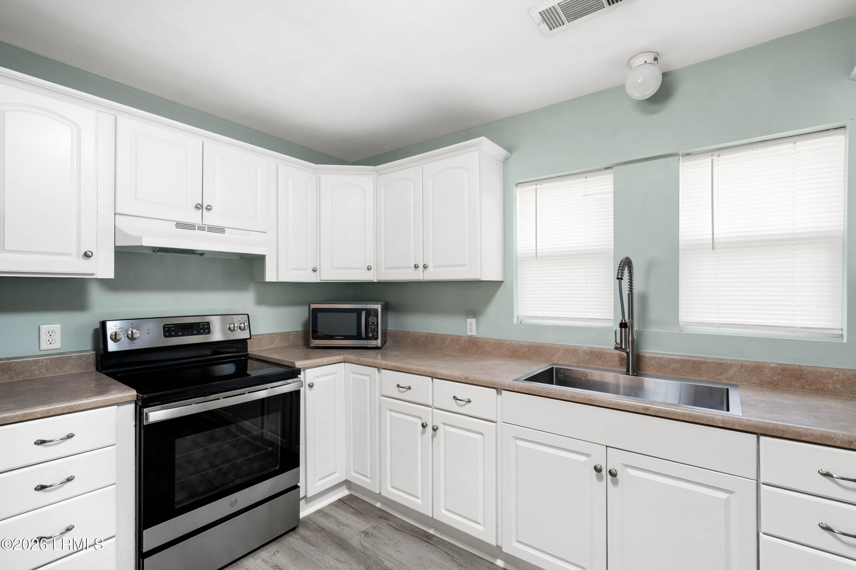 2813 Fourth Street Beaufort, SC 29902 - Photo 14 of 31 2813 4th st interior-6