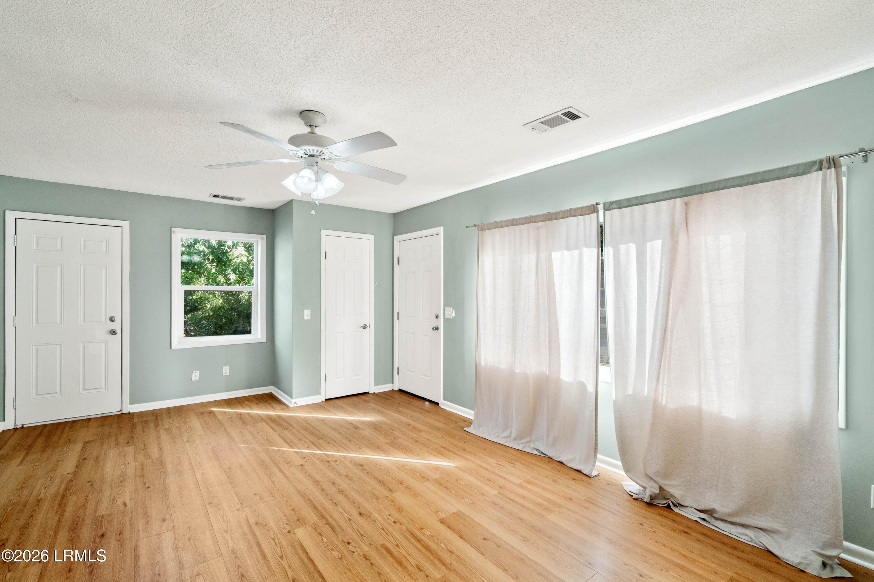 2813 Fourth Street Beaufort, SC 29902 - Photo 7 of 31 2813 4th st interior-4