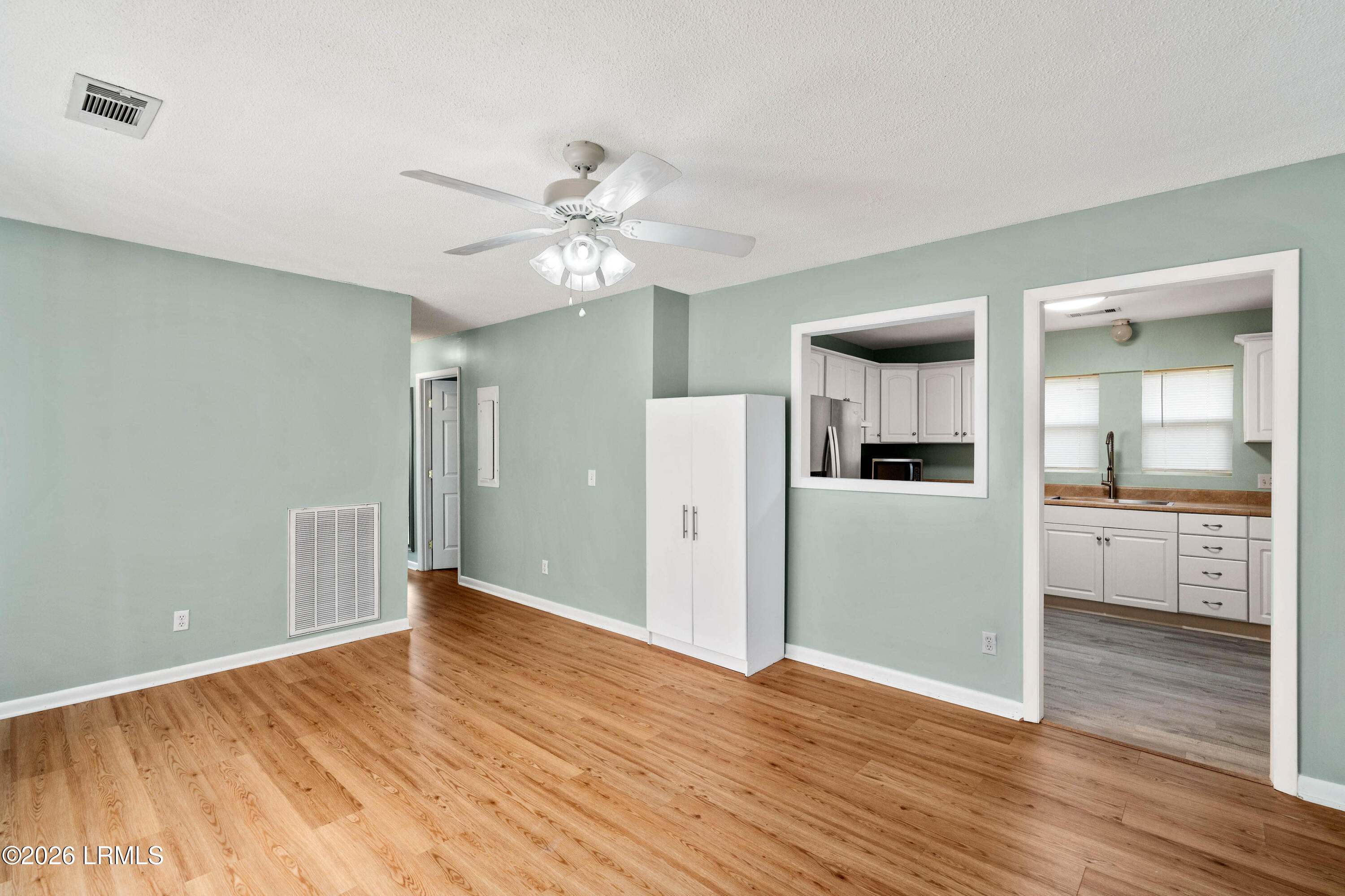 2813 Fourth Street Beaufort, SC 29902 - Photo 9 of 31 2813 4th st interior-3