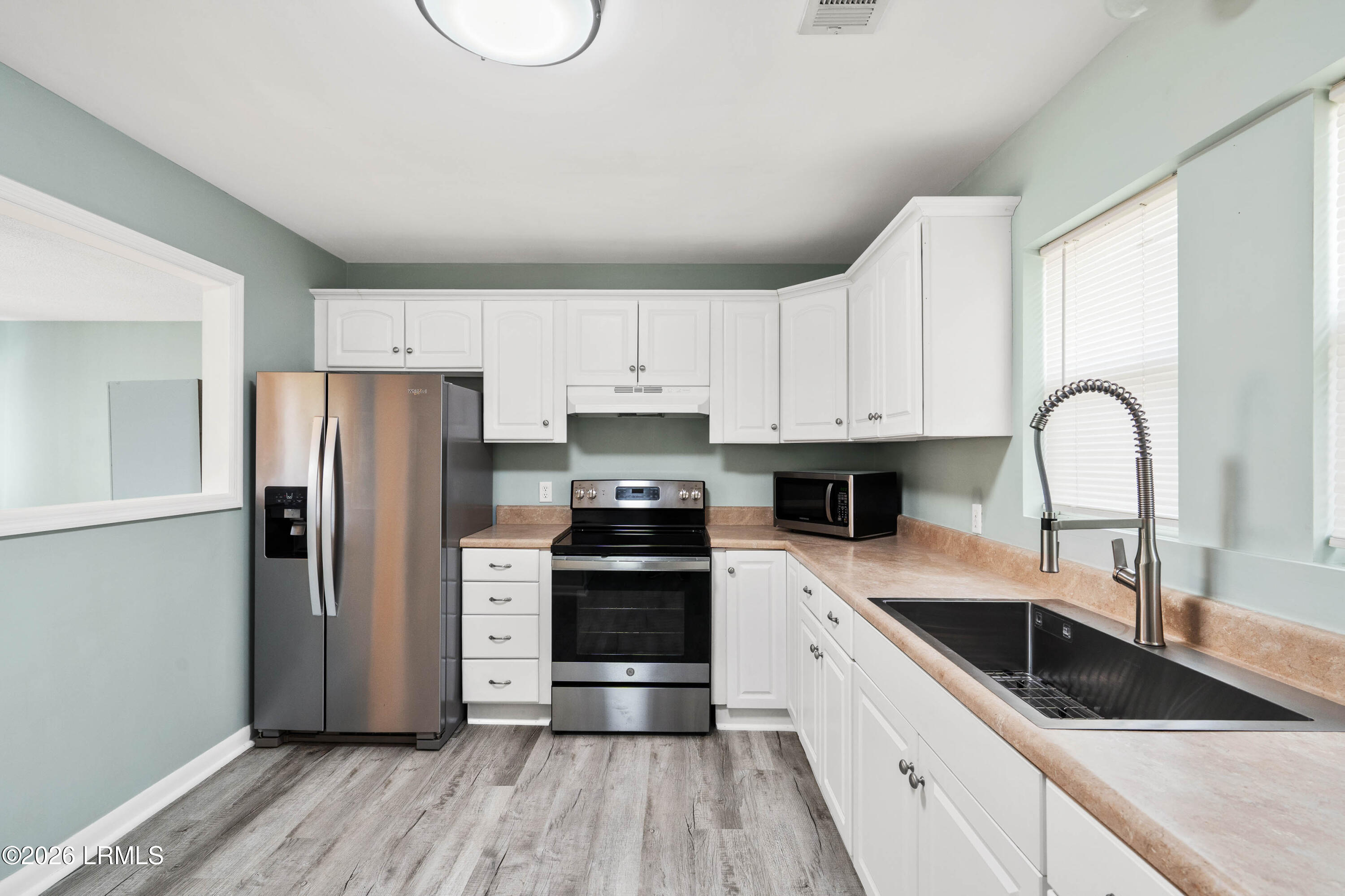 2813 Fourth Street Beaufort, SC 29902 - Photo 10 of 31 2813 4th st interior-7