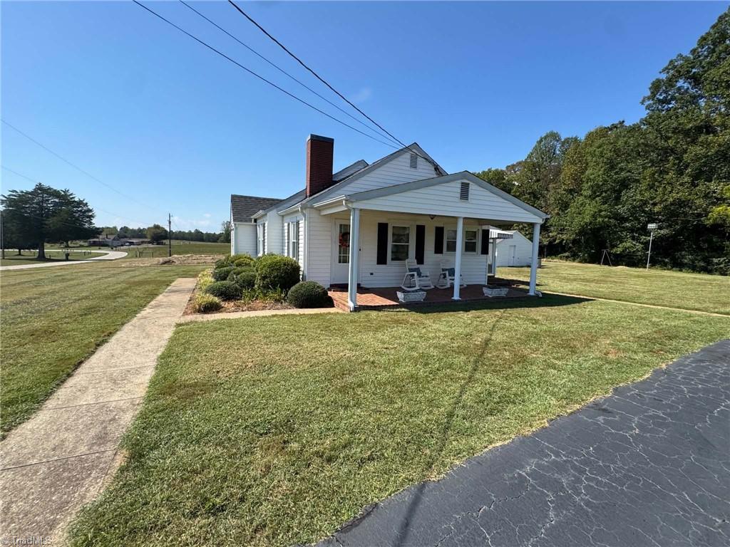 2709 Murray Road State Road, NC 28676 - Photo 4 of 36 Gallery Image 4