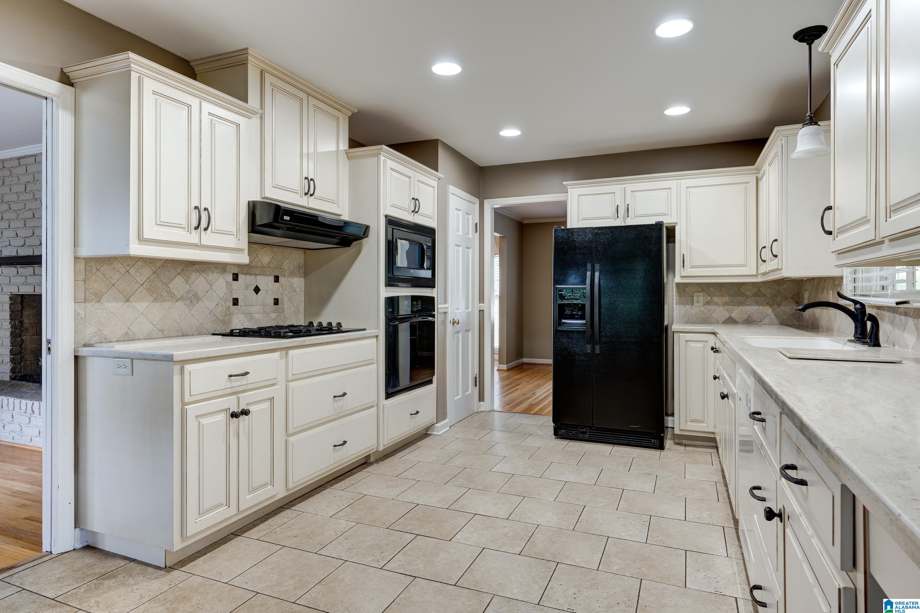 1213 Wickford Road Birmingham, AL 35216 - Photo 10 of 36