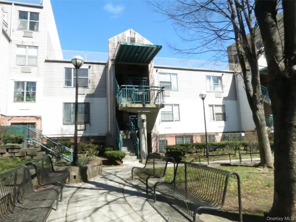 $375,500 | 522 East 159th Street, Unit 2B | Woodstock