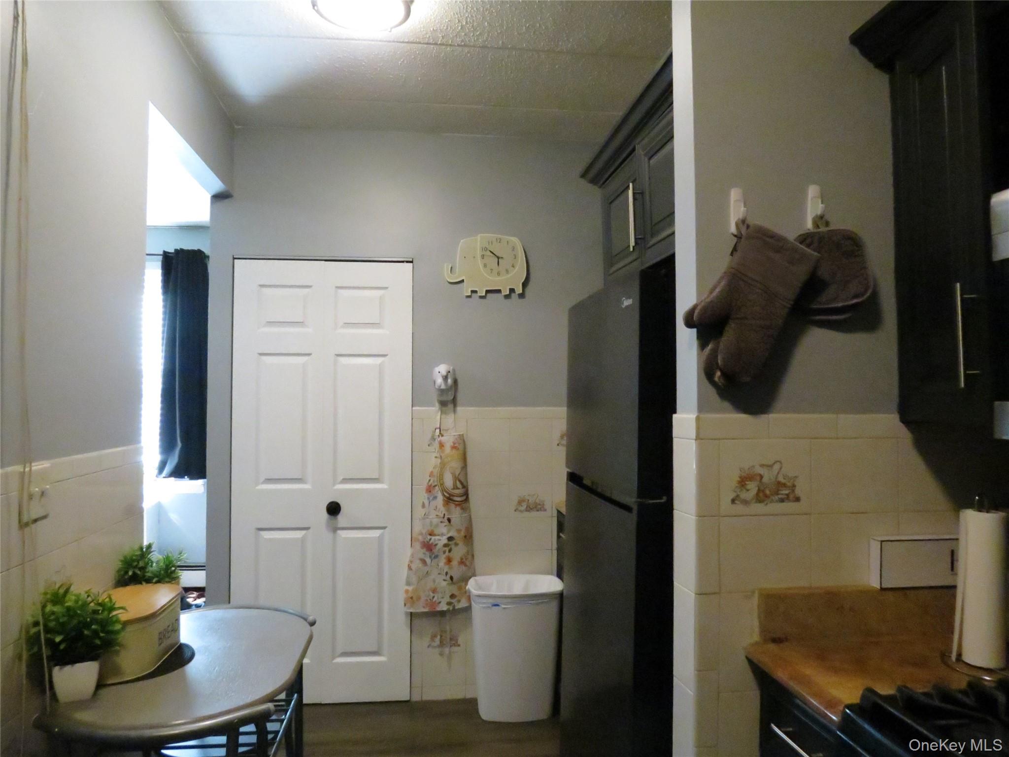 522 East 159th Street, Unit 2B Bronx, NY 10451 - Photo 5 of 12 a bathroom with a toilet and a shower