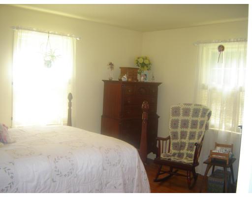 348 Goldthwaite Road Northbridge, MA 01588 - Photo 8 of 13