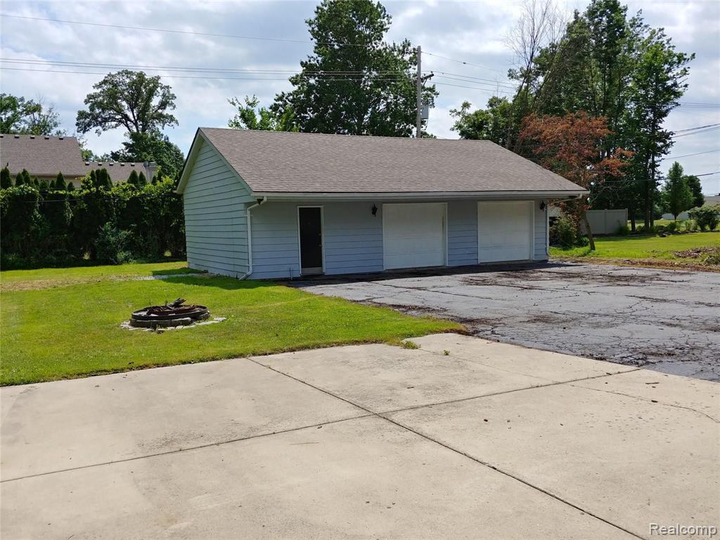 9211 Rucker Road Grosse Ile, MI 48138 - Photo 32 of 34