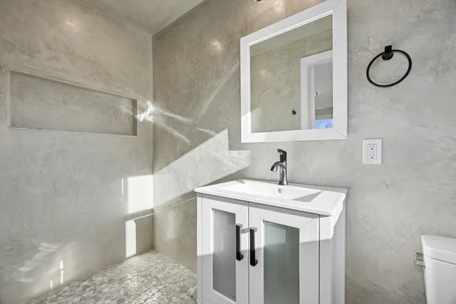 $4,899 | 27 Quimby Avenue, Unit 1, Woburn, MA 01801