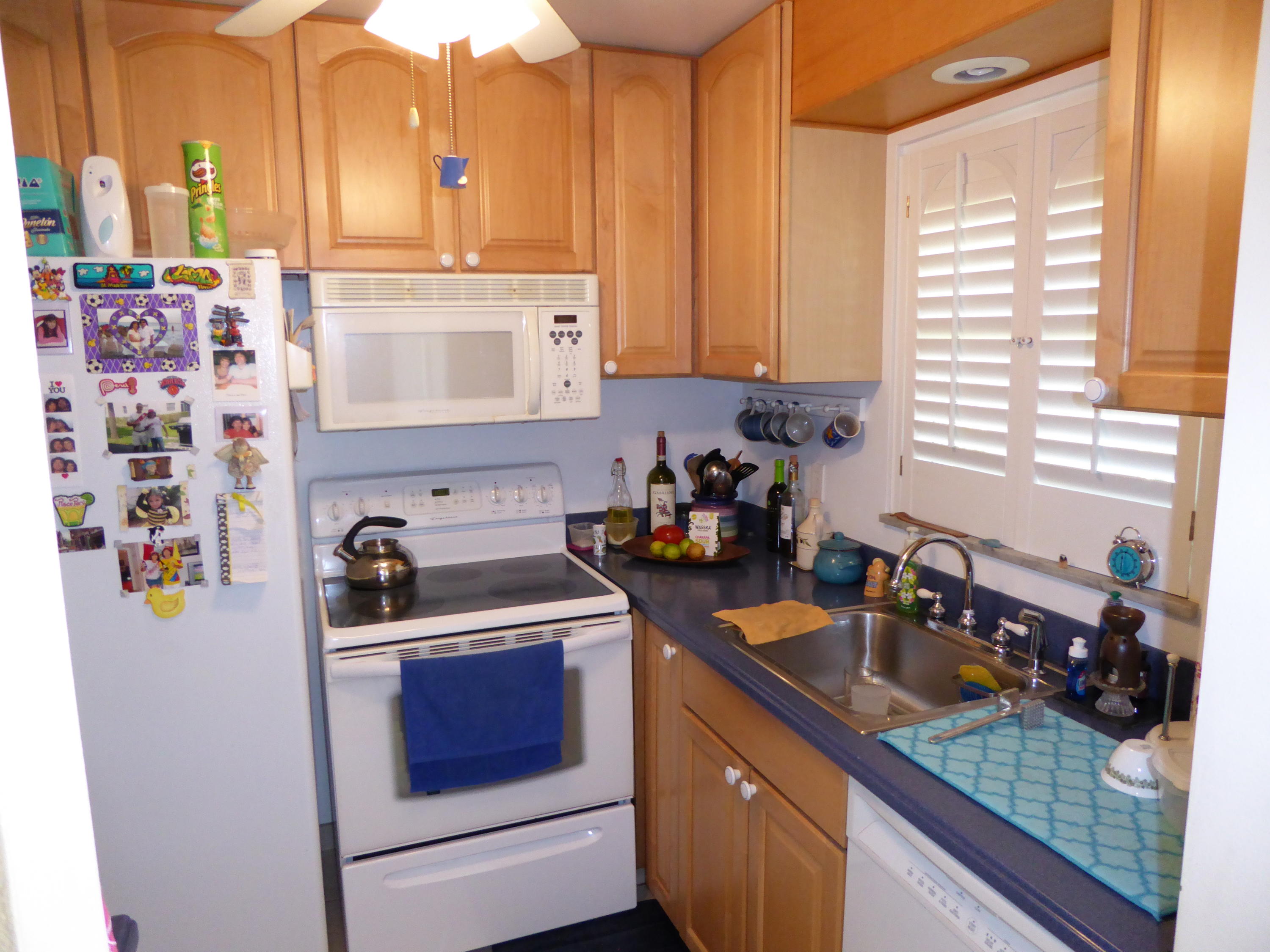 9911 Sandalfoot Boulevard, Unit 105 Boca Raton, FL 33428 - Photo 7 of 14 Upgraded Kitchen