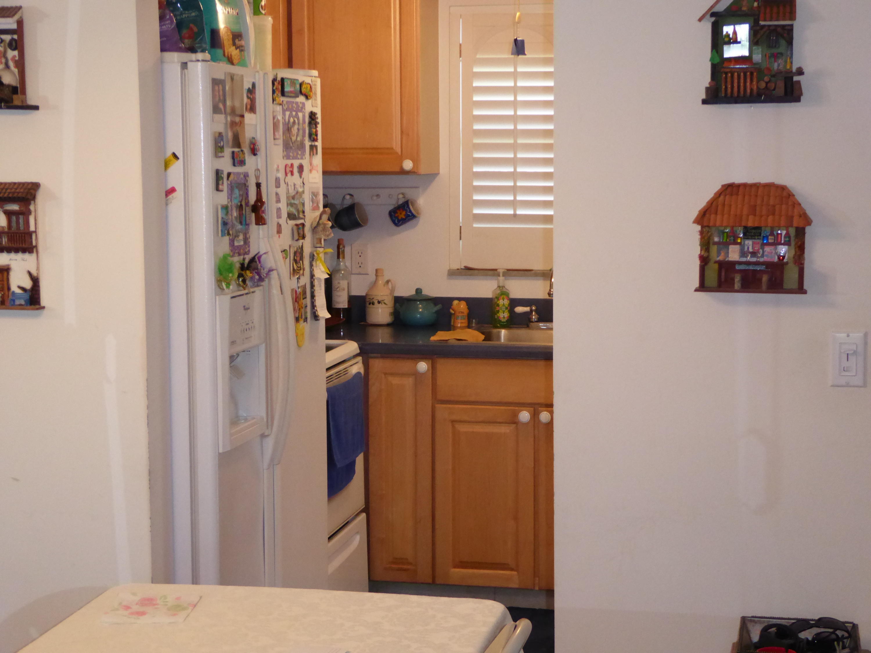9911 Sandalfoot Boulevard, Unit 105 Boca Raton, FL 33428 - Photo 9 of 14 Kitchen