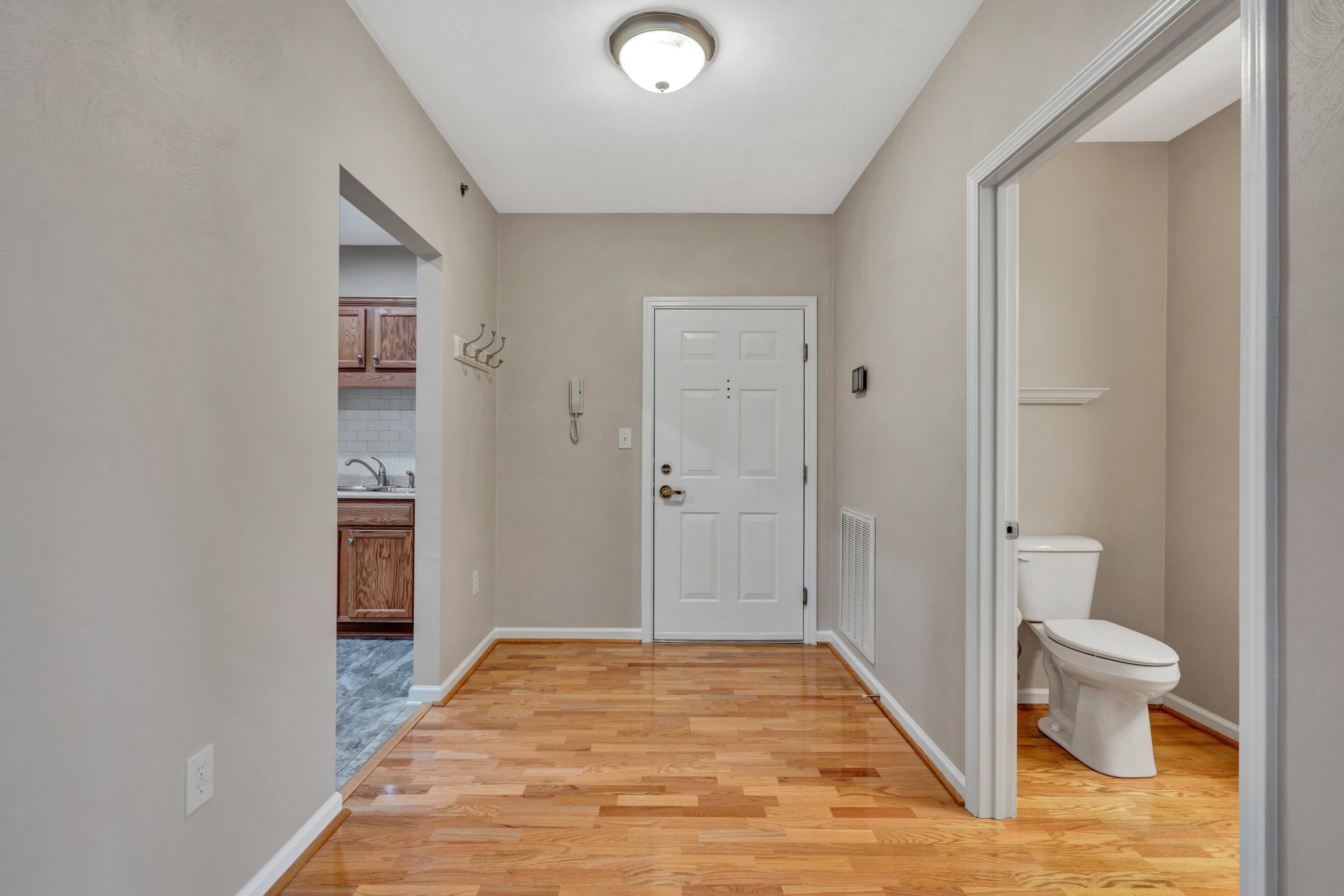4448 Pheasant Ridge Road, Unit 407 Roanoke, VA 24014 - Photo 4 of 18 03-DSC0468