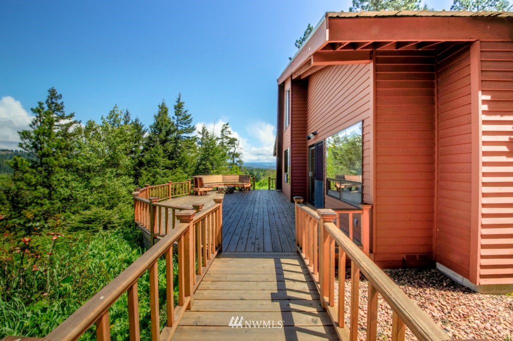 7961 Westside Road Cle Elum, WA 98922 - Photo 3 of 25 Gallery Image 3