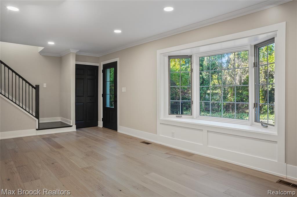 2422 Oliver Road Royal Oak, MI 48073 - Photo 8 of 57 Gallery Image 8