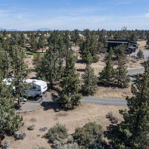 21425 Southwest Gift Road Bend, OR 97703 - Photo 31 of 32 33