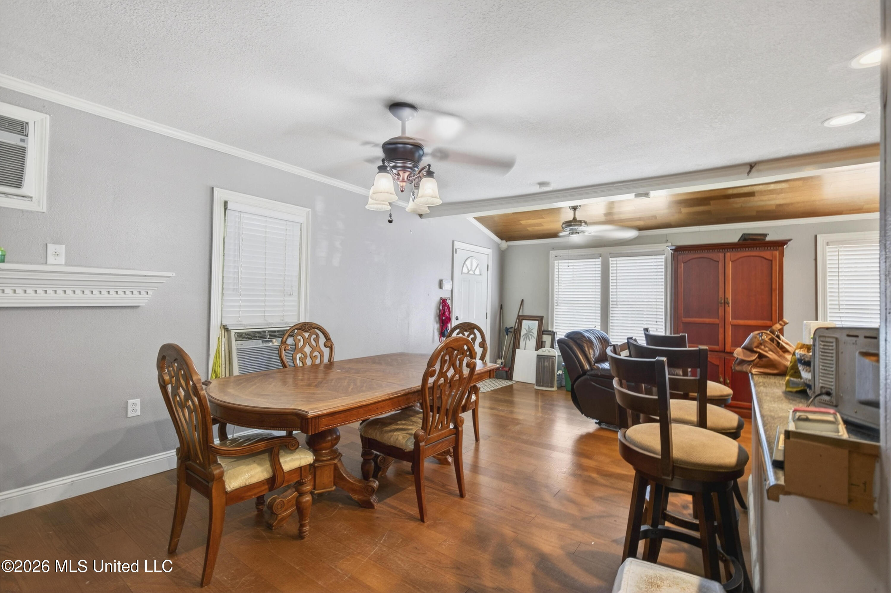 2210 8th Street Pascagoula, MS 39567 - Photo 11 of 31 IMG_8225