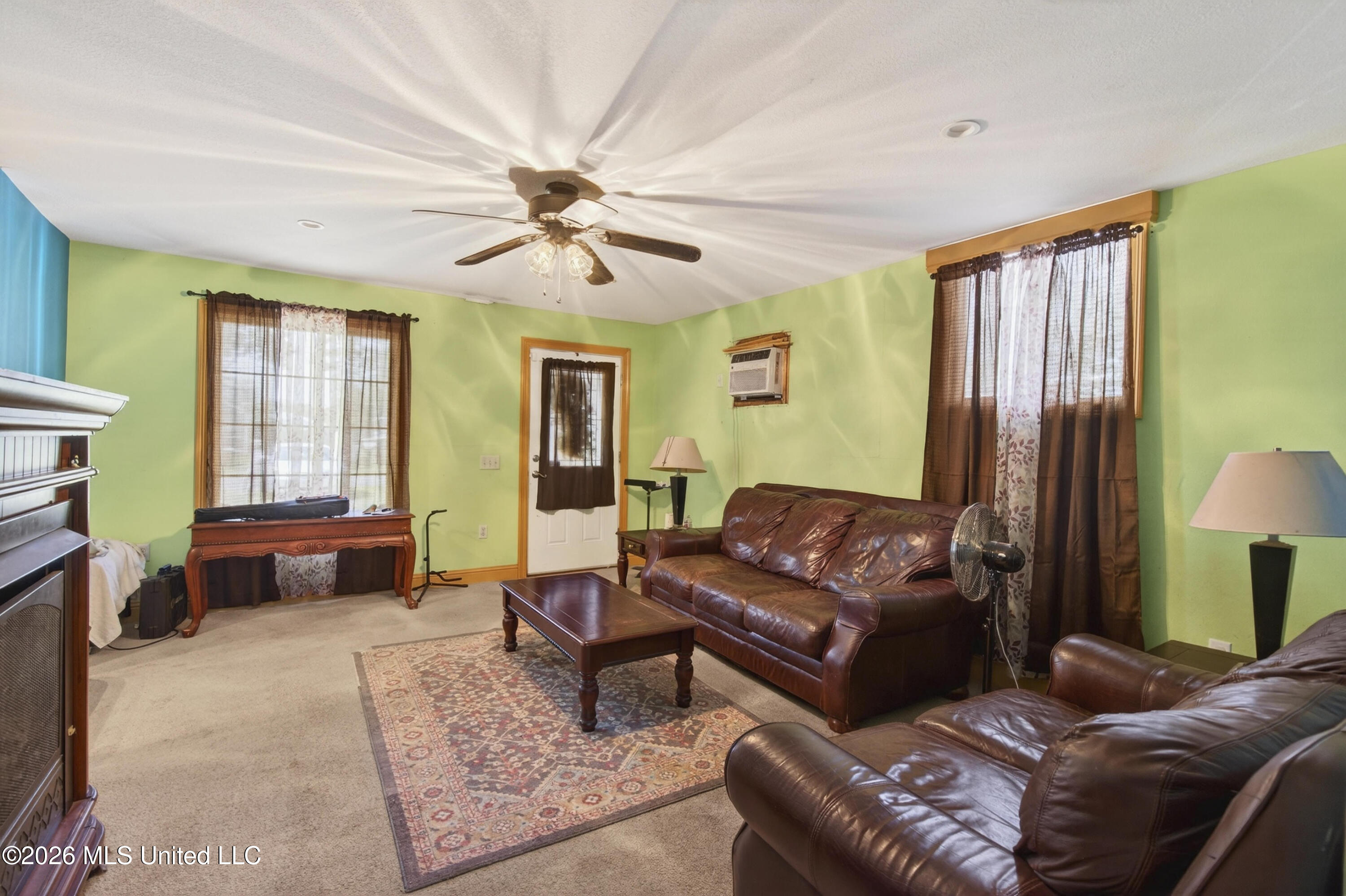 2210 8th Street Pascagoula, MS 39567 - Photo 4 of 31 IMG_8220