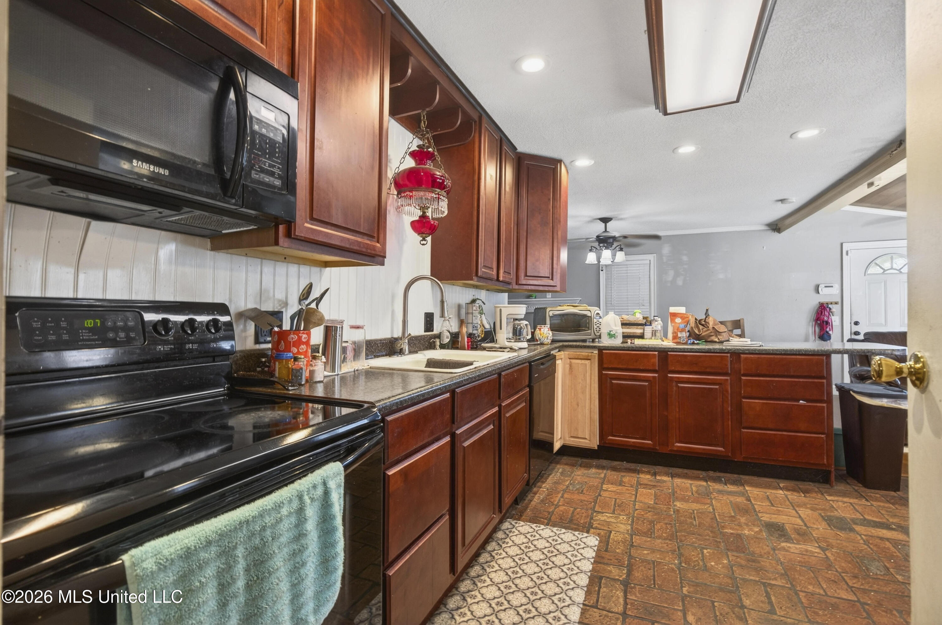 2210 8th Street Pascagoula, MS 39567 - Photo 7 of 31 IMG_8222