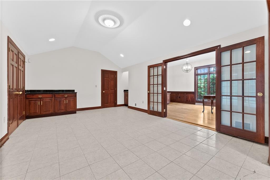 1060 Fox Chapel Road Pittsburgh, PA 15238 - Photo 21 of 50