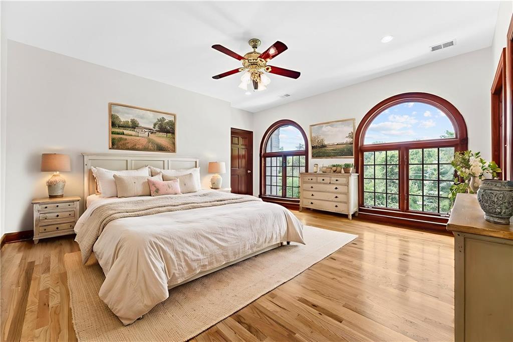 1060 Fox Chapel Road Pittsburgh, PA 15238 - Photo 34 of 50 3rd bedroom